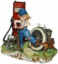 Статуэтка "Работник бензоколонки"