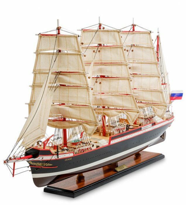 Модель парусного корабля 1921г. "Седов"