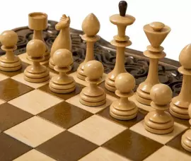 Игровой набор резной "Волна" (шахматы и нарды)