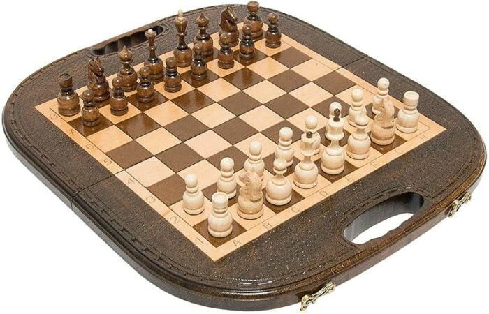 Carved chess, backgammon and checkers made of beech "Fleece"