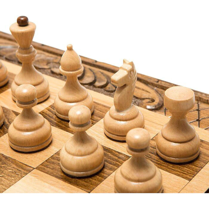 Carved chess, backgammon and checkers made of beech "Laguna"