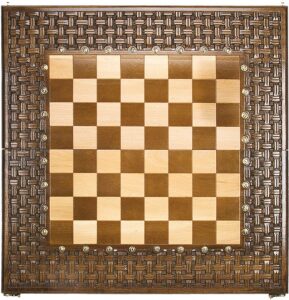 Carved chess, backgammon and checkers made of beech "Interlacing"