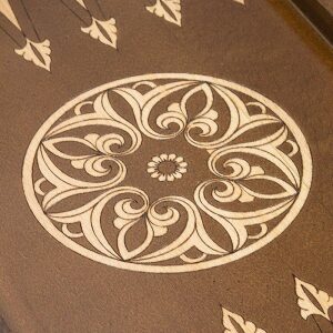 Carved chess, backgammon and checkers made of beech "Interlacing"