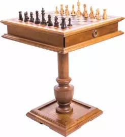 Шахматный стол из дуба "Постамент"