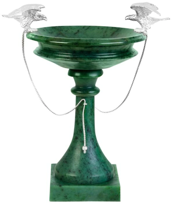 Falconry vase made of jade