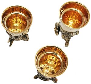 A set of Hunting charms in an elite package