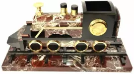 Фигурка "Поезд" из яшмы с гербом России и с часами