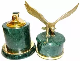 Зажигалка и пепельница из мрамора