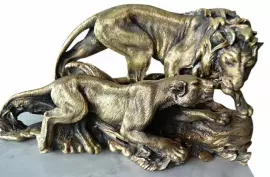 Часы-сейф из белого мрамора "Пара львов"