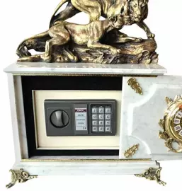 Часы-сейф из белого мрамора "Пара львов"