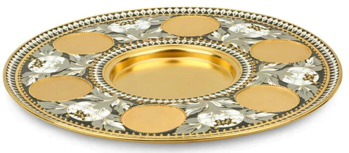 A tray from the Peony liqueur set made of silver with gilding