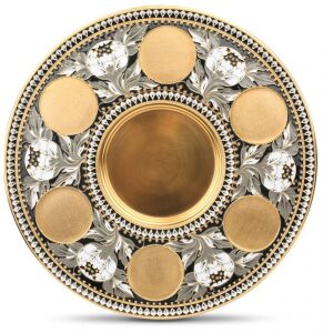 A tray from the Peony liqueur set made of silver with gilding