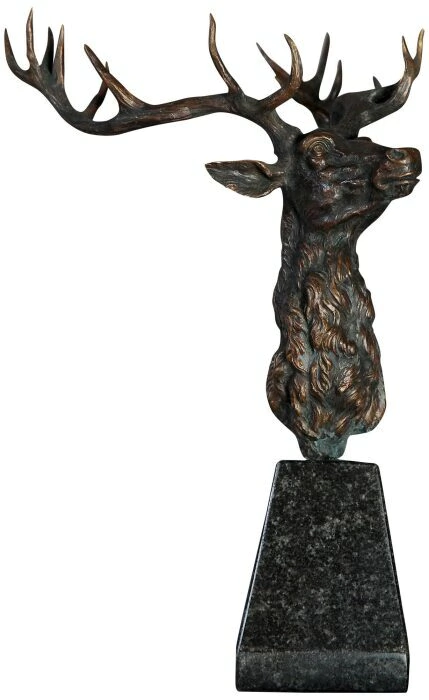 The author's bronze sculpture "Deer's Head"