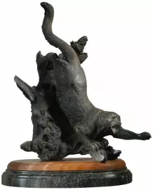 Авторская скульптура из бронзы "Атакующий барс"