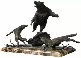Авторская скульптура из бронзы "Бой медведя с волками"
