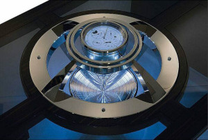 Морские часы "Atlantis Table Tempus Mobile" в столе из макассара