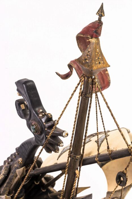 Масштабная модель корабля из мореного дуба "Венари"