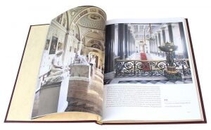 Книга в кожаном переплете "Эрмитаж" на английском