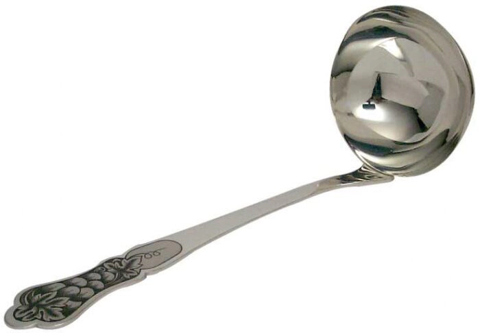 A spoon for pouring mulled wine