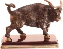 Сувенир из янтаря "Бык" Сувенир из янтаря "Бык"