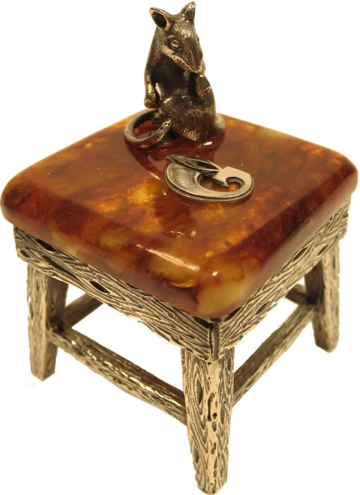 Souvenir made of amber "Mouse"