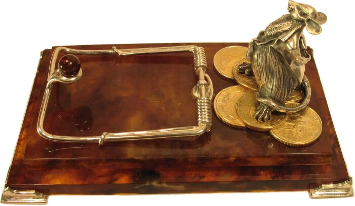 Business card holder made of amber "Magnate"