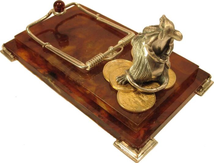 Business card holder made of amber "Magnate"