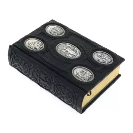 Книга в кожаном переплете "Евангелие"