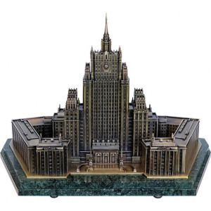 Авторская скульптура из бронзы "Макет высотки МИД"