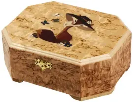 Шкатулка с инкрустацией "Лисичка" карельская береза