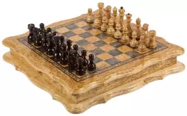 Шахматы из карельской березы с фигурными краями