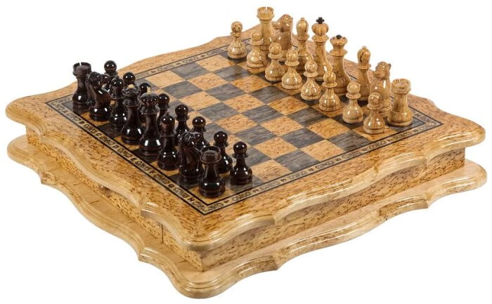Karelian birch chess set with curly edges