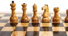 Складная шахматная доска из карельской березы