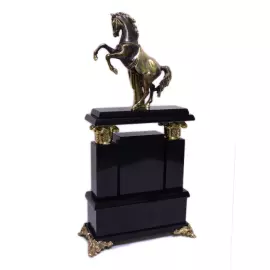 Mantel clock "Capital. Horse with a blanket" (serafinite)
