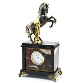 Каминные часы "Базис. Конь с попоной" (яшма, долерит)
