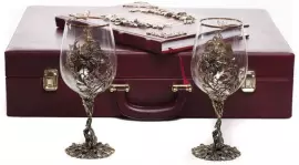 Энциклопедия в кожаном переплете "Просто о лучших винах" в наборе с бокалами "Цветок"