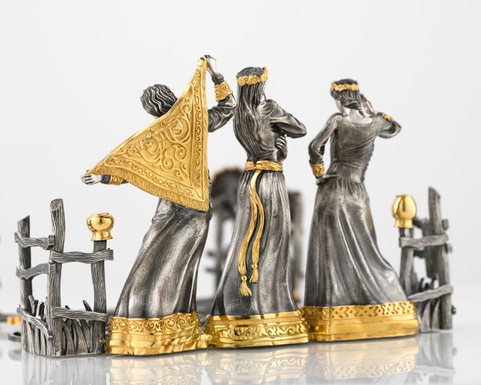The "Razgulyai" napkin holder