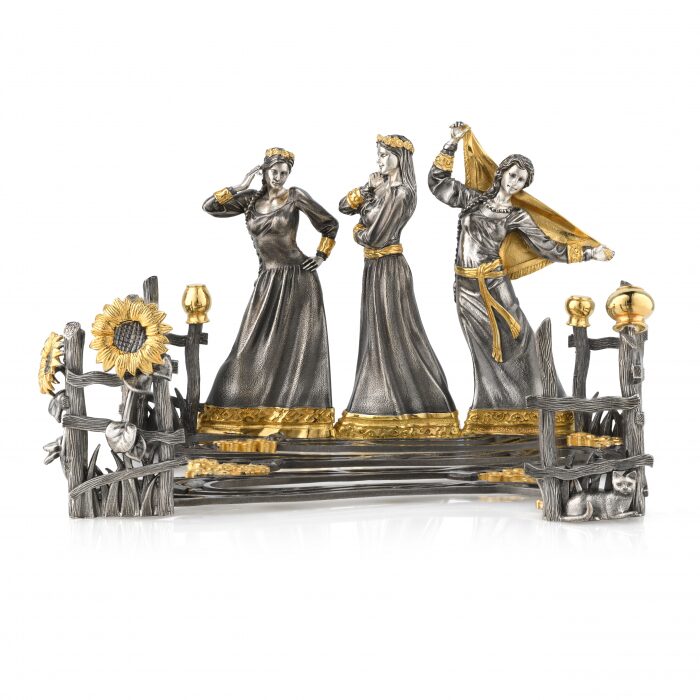 The "Razgulyai" napkin holder