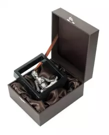 Sculpture "Meditating girl"