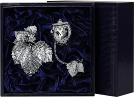 Ситечко для заваривания чая из серебра "Ягодка" с подставкой "Листок"