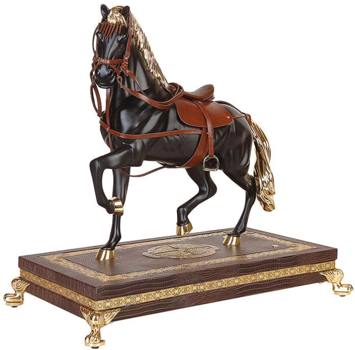Sculpture "Grand National"