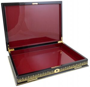 The box for papers "Peter I" (Palekh)