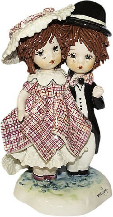 Statuette "Girl and boy standing"