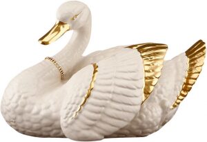 The statuette "Swan" is large, color: ivory