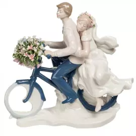 Фарфоровая статуэтка "Молодожены"
