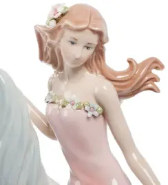 Керамическая статуэтка "Девушка"