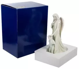 Фарфоровая статуэтка "Ангел и мальчик"