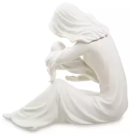 Фарфоровая статуэтка "Мать и дитя"