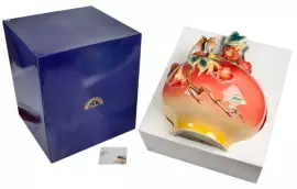 Фарфоровая ваза "Цветы Дурмана"