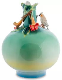 Фарфоровая ваза "Цветы Дурмана"